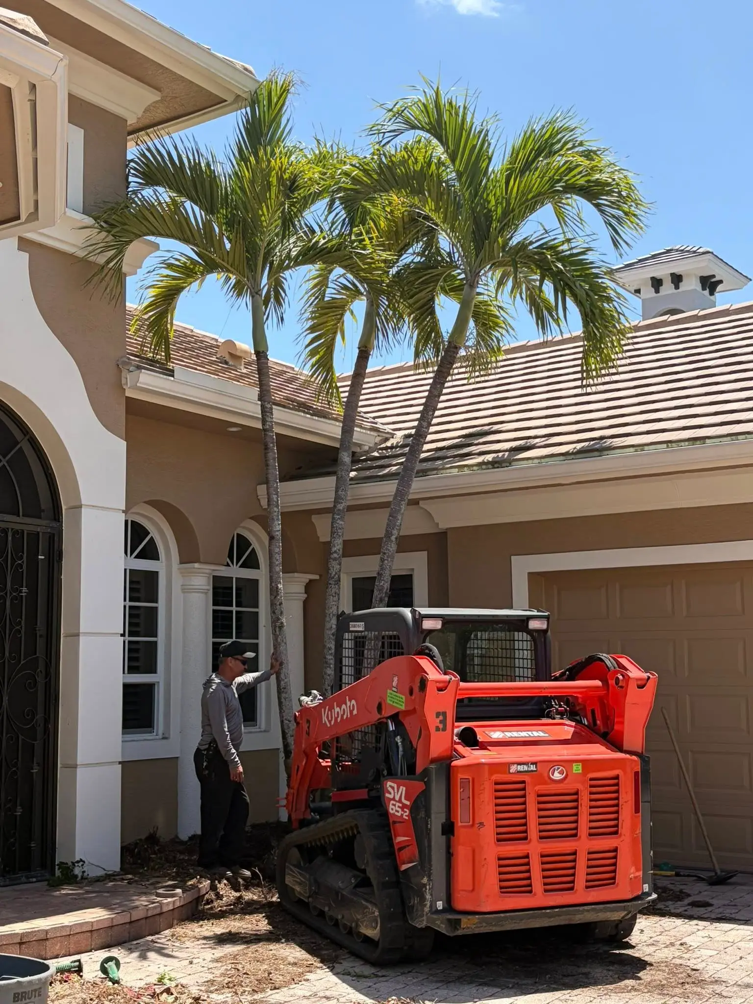 SiteScapes Landcare crew working on a Southwest Florida property